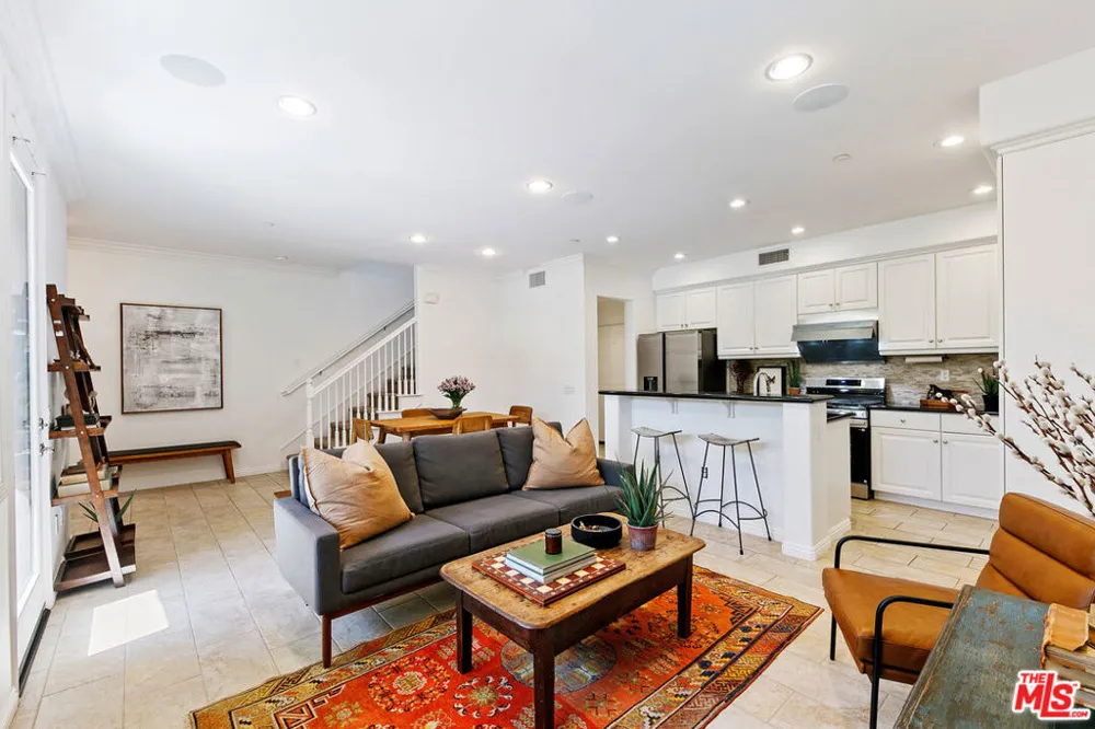 1572 Silver Shadow Drive Newbury Park, CA 91320
