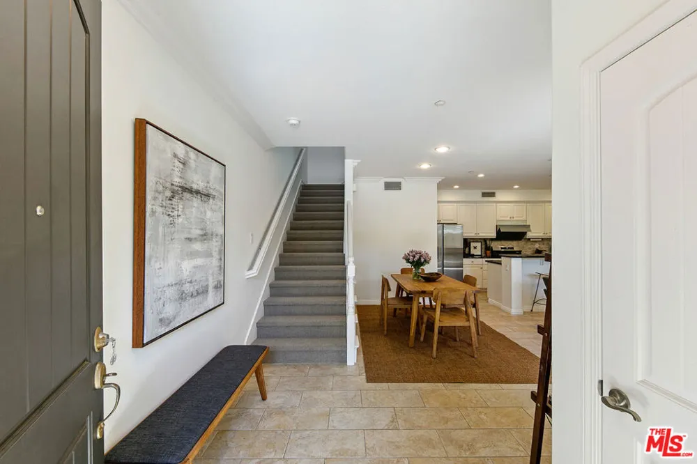 1572 Silver Shadow Drive Newbury Park, CA 91320