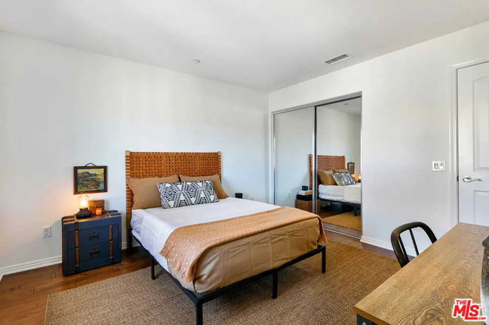 1572 Silver Shadow Drive Newbury Park, CA 91320