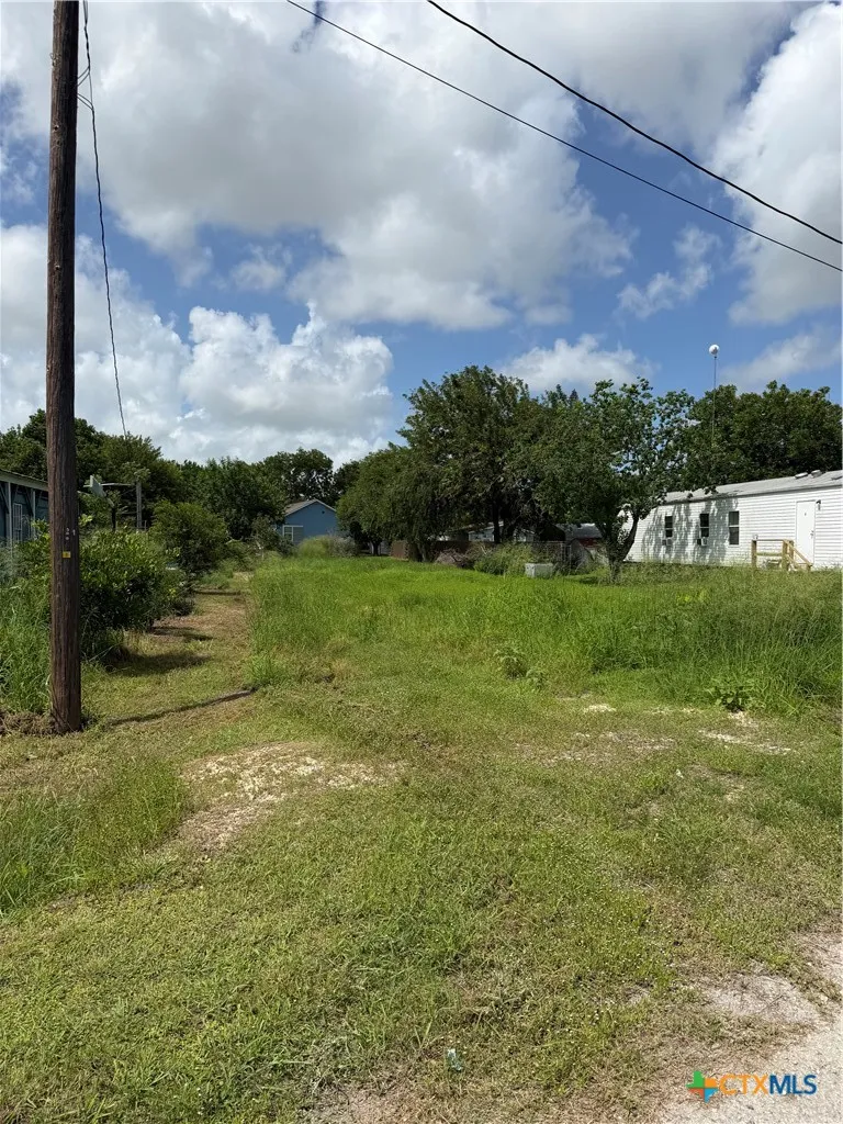 209 E Washington Avenue Seadrift, TX 77983