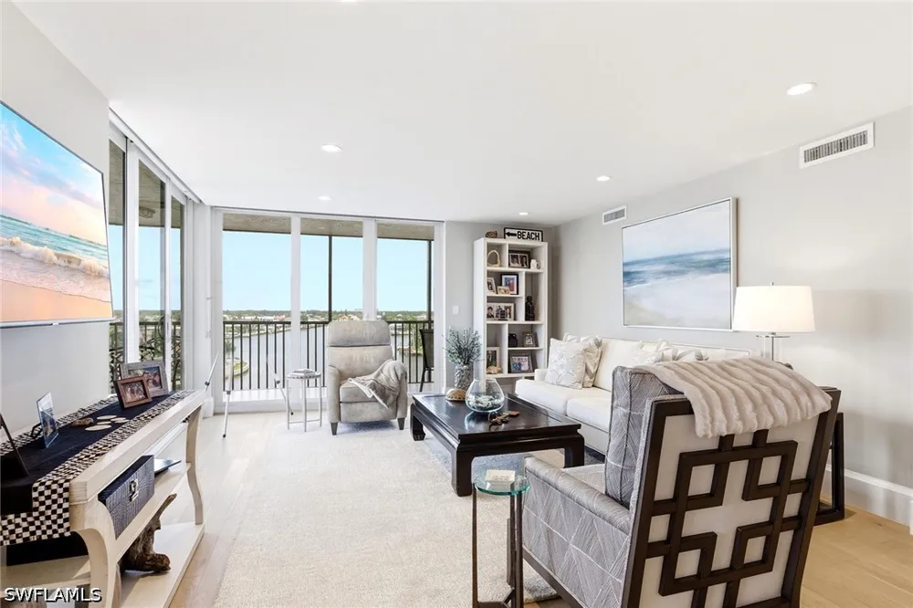 Gulf Shore Drive #161 Naples, FL 34108