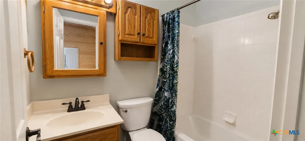 110 Live Oak Street Gonzales, TX 78629