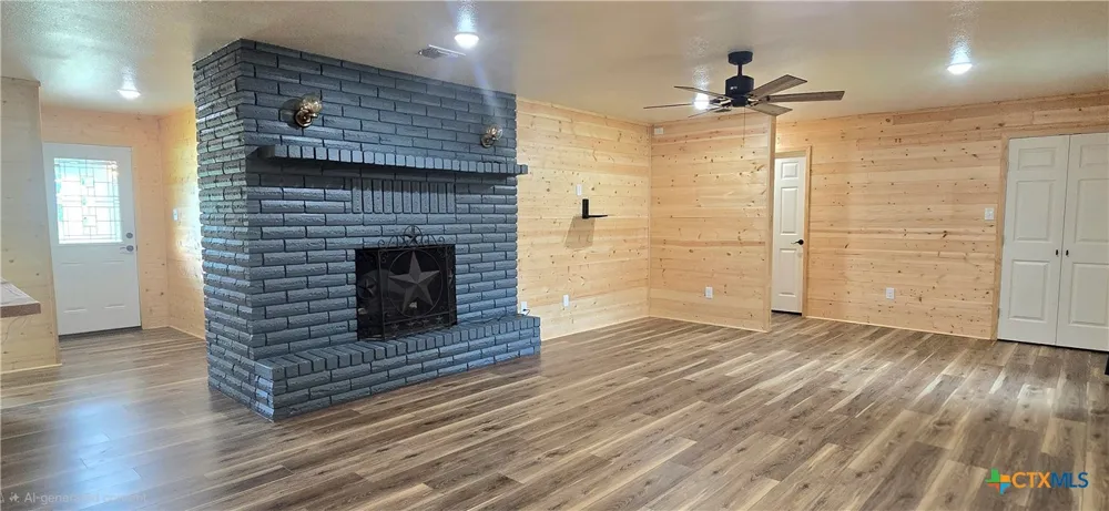 110 Live Oak Street Gonzales, TX 78629