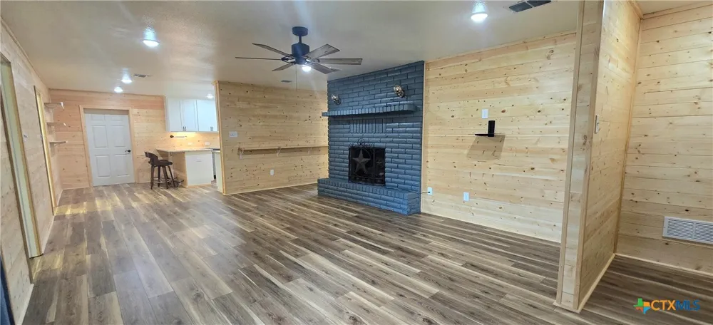 110 Live Oak Street Gonzales, TX 78629