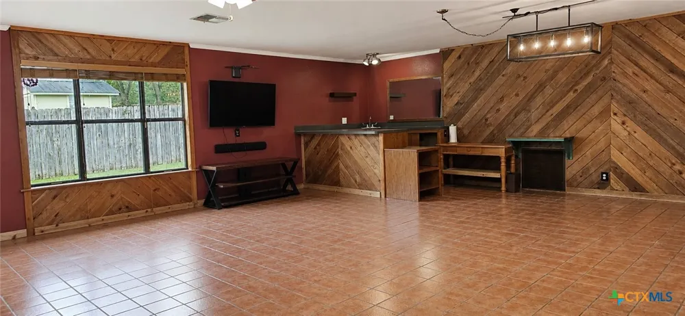 110 Live Oak Street Gonzales, TX 78629