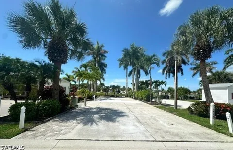 Diamond Lake Circle