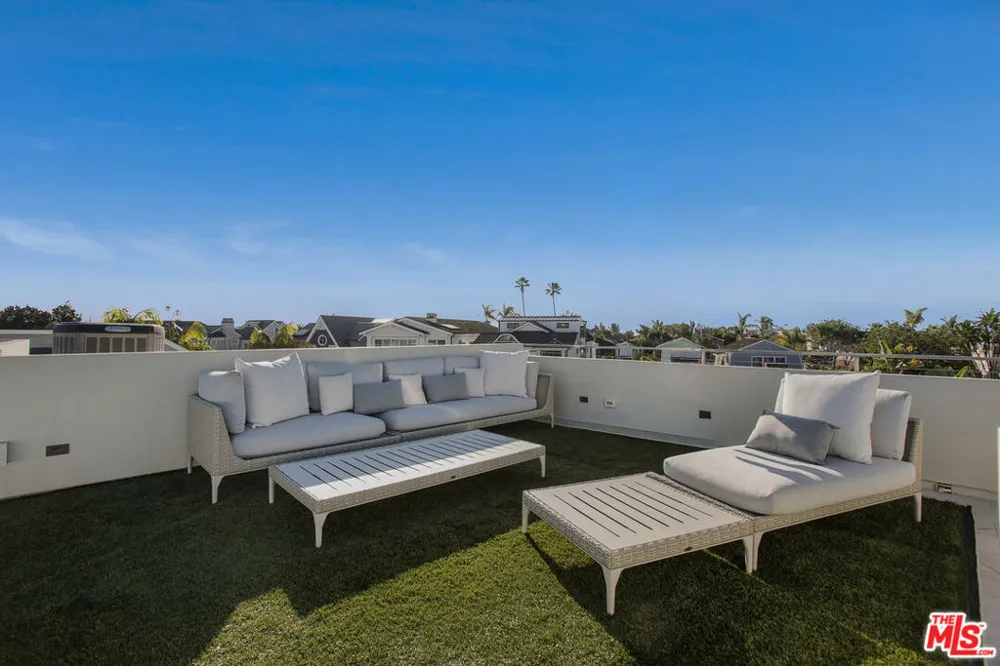 2105 E Balboa Boulevard Newport Beach, CA 92661