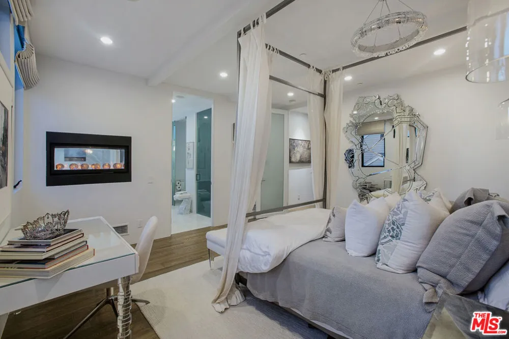 2105 E Balboa Boulevard Newport Beach, CA 92661