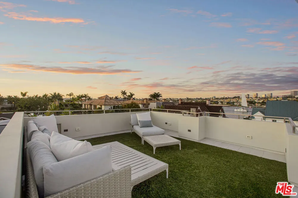 2105 E Balboa Boulevard Newport Beach, CA 92661