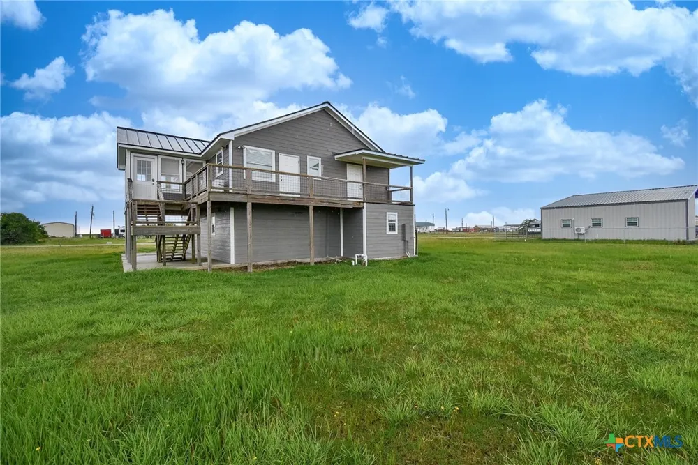 90 Bluefish Lane Palacios, TX 77465