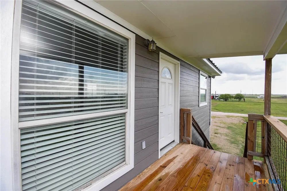 90 Bluefish Lane Palacios, TX 77465