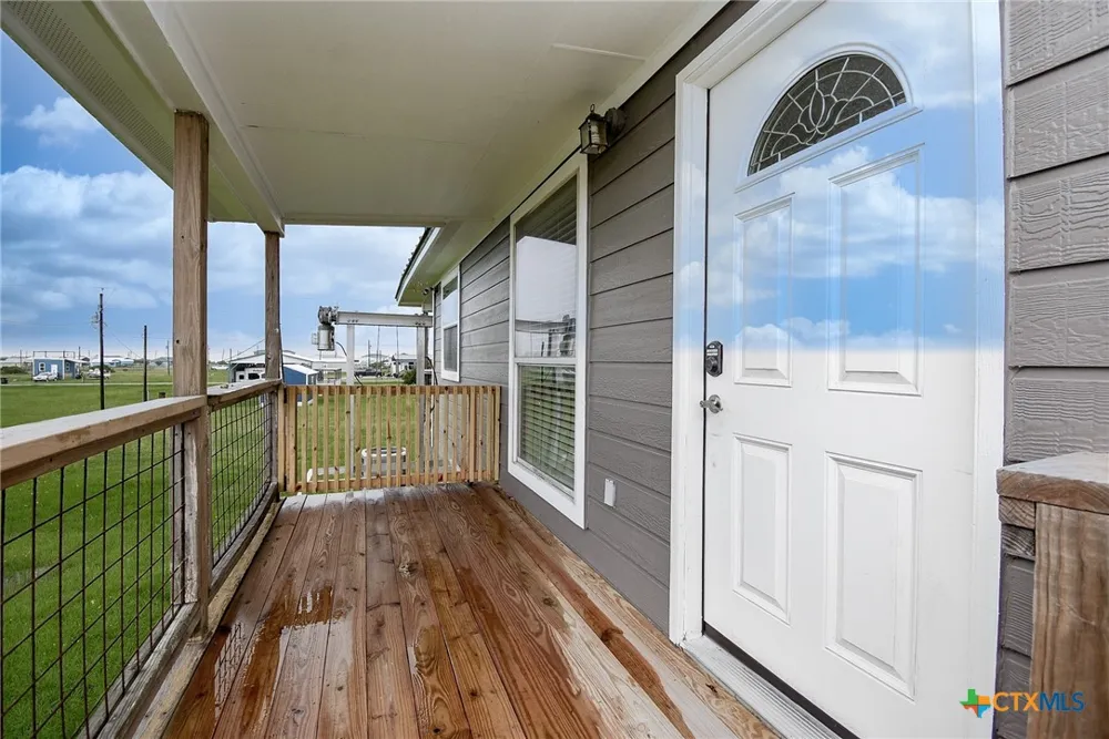 90 Bluefish Lane Palacios, TX 77465