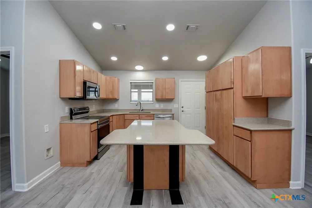 90 Bluefish Lane Palacios, TX 77465