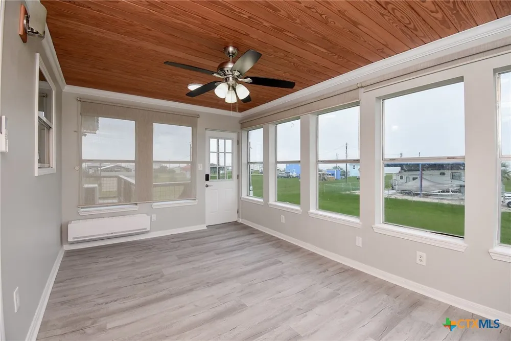 90 Bluefish Lane Palacios, TX 77465