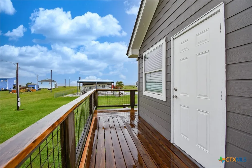 90 Bluefish Lane Palacios, TX 77465