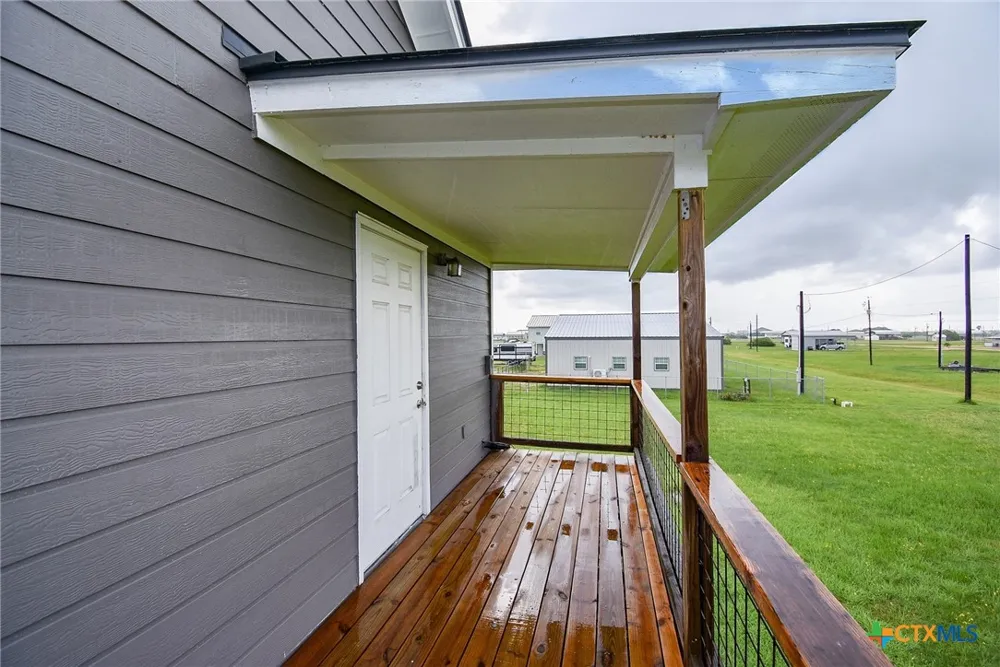 90 Bluefish Lane Palacios, TX 77465
