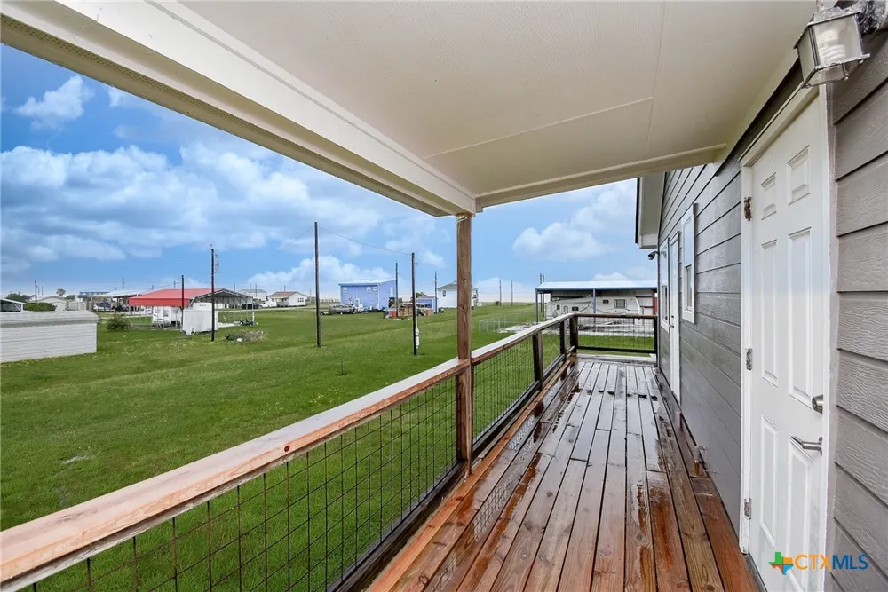 90 Bluefish Lane Palacios, TX 77465