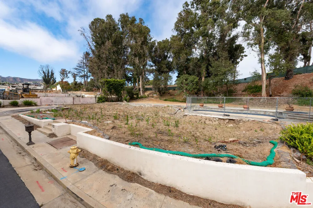 722 Patterson Place Pacific Palisades, CA 90272