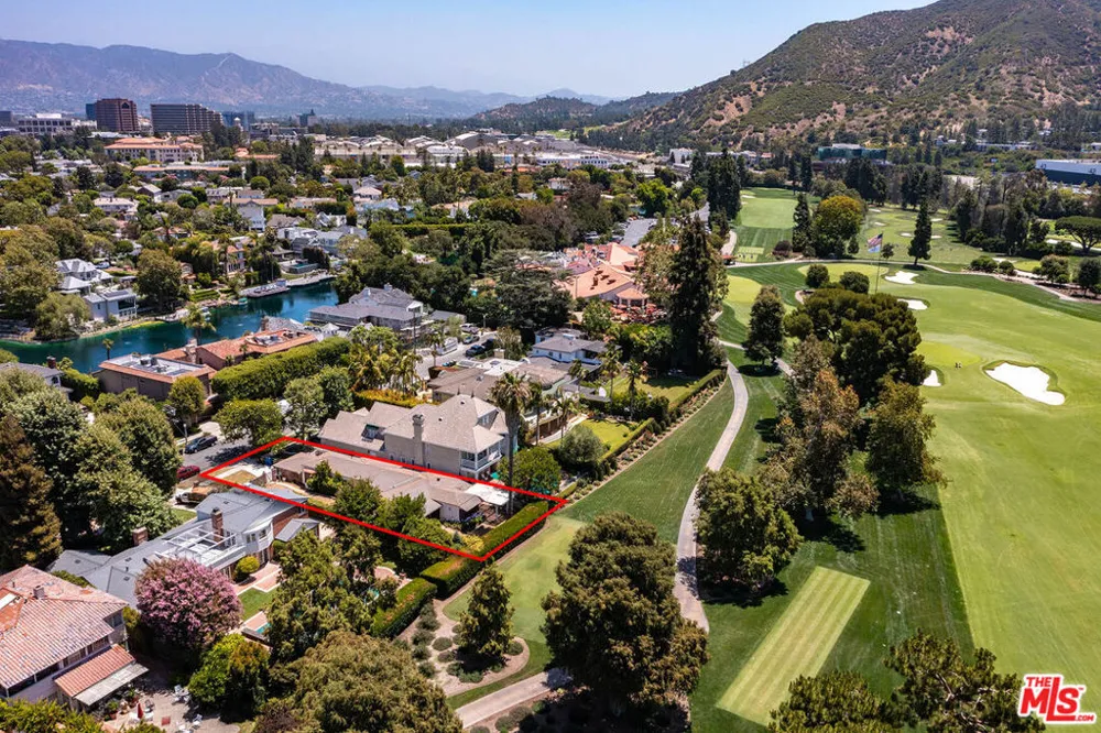 10058 Valley Spring Lane Toluca Lake, CA 91602