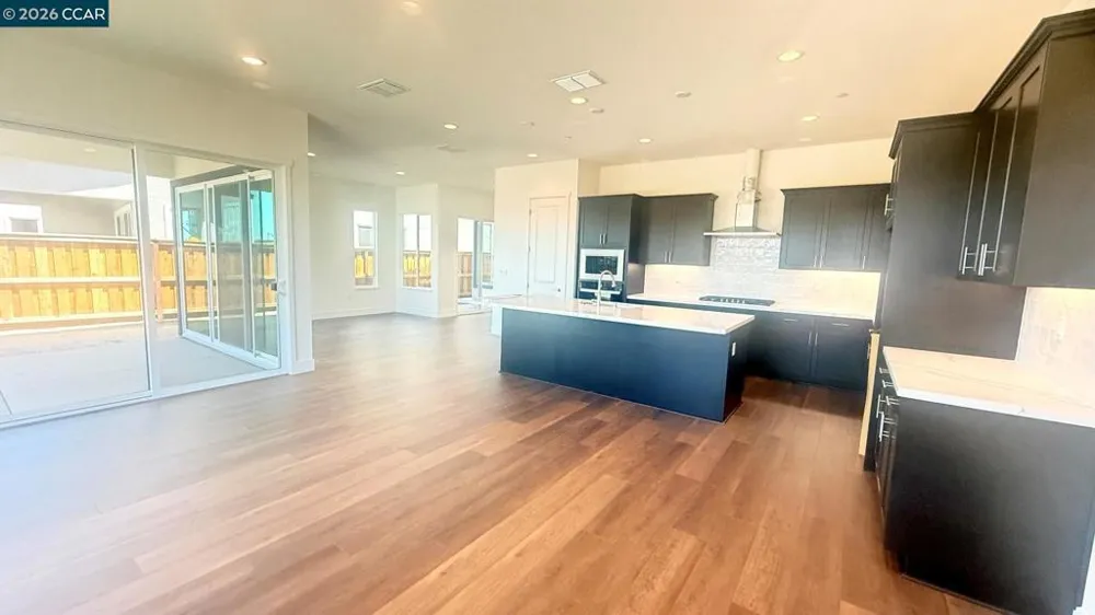 17405 Bushwick Lane Lathrop, CA 95330