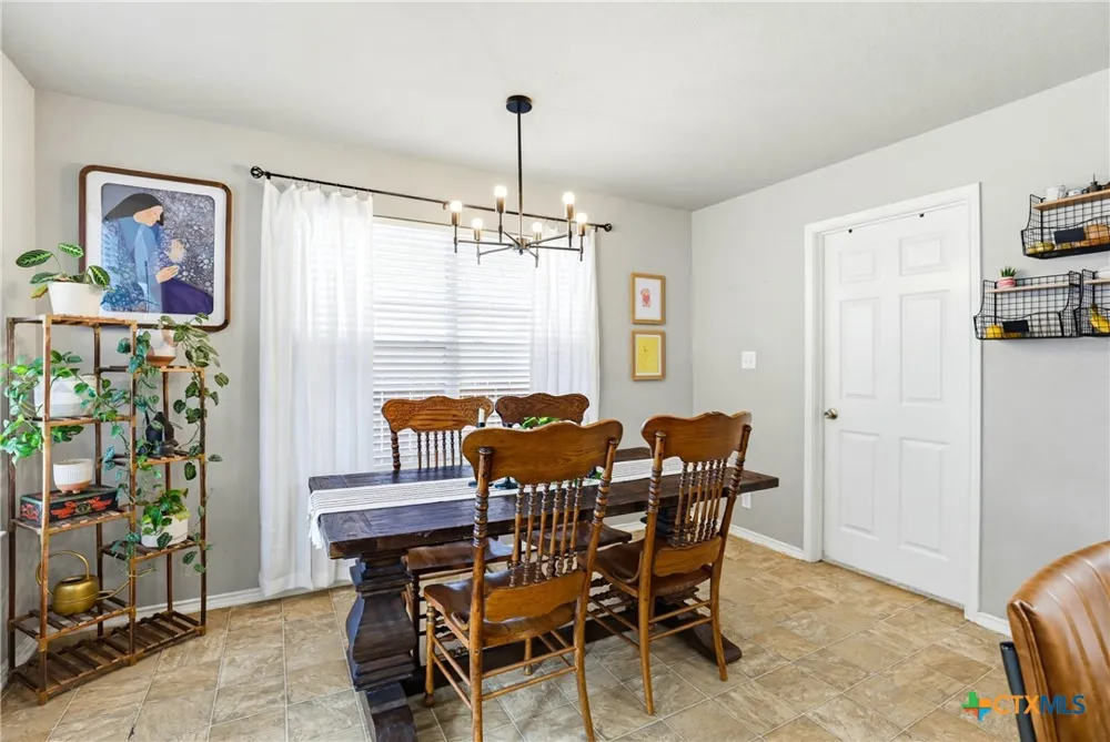 518 Bandera Circle New Braunfels, TX 78130