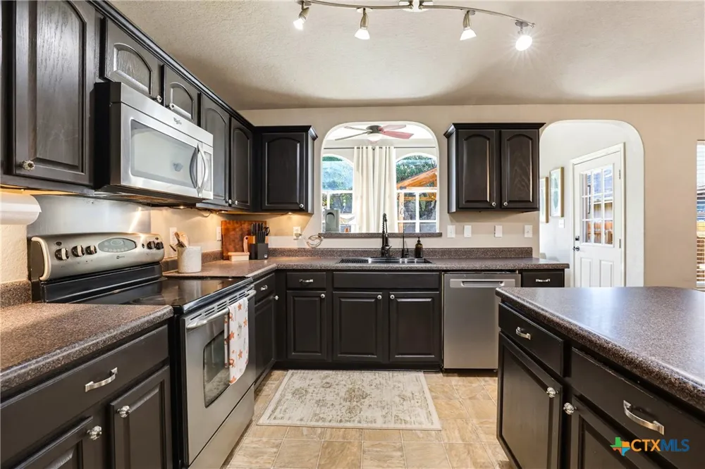 518 Bandera Circle New Braunfels, TX 78130