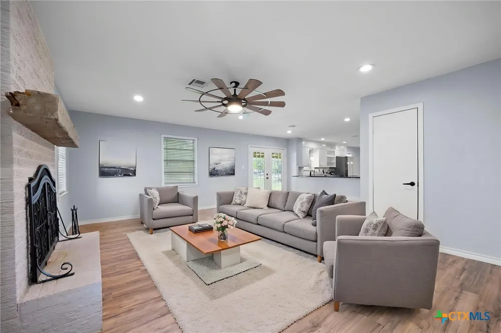 575 W 4th Street Crawford, TX 76638