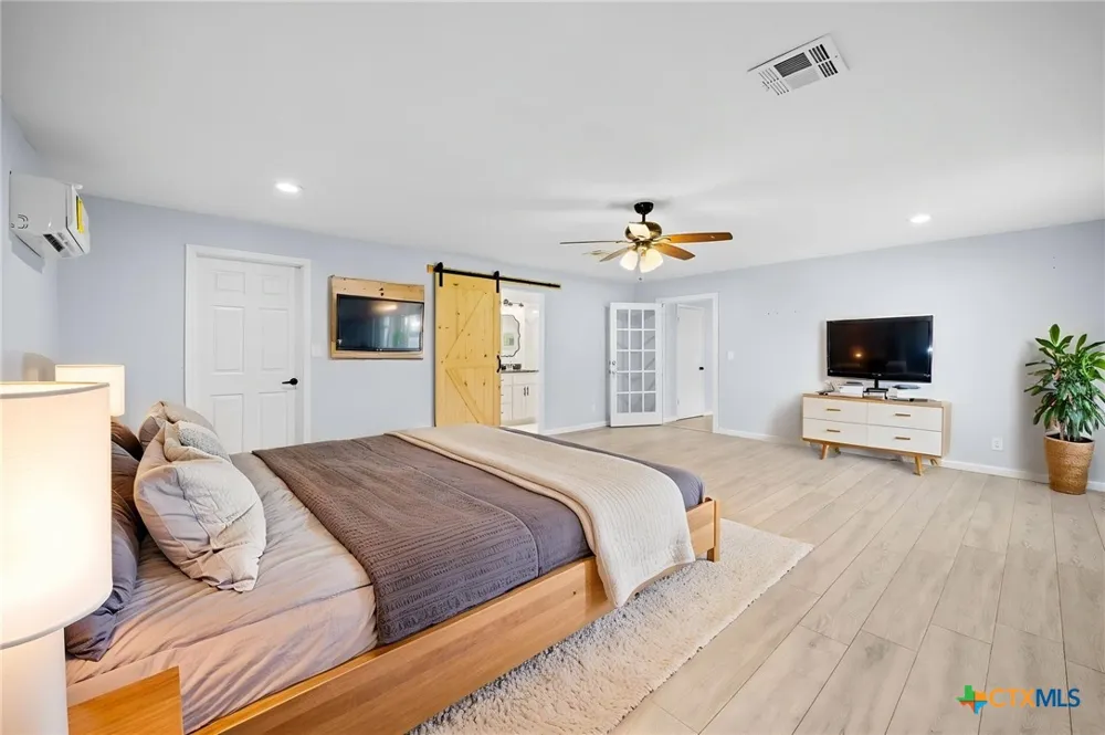 575 W 4th Street Crawford, TX 76638