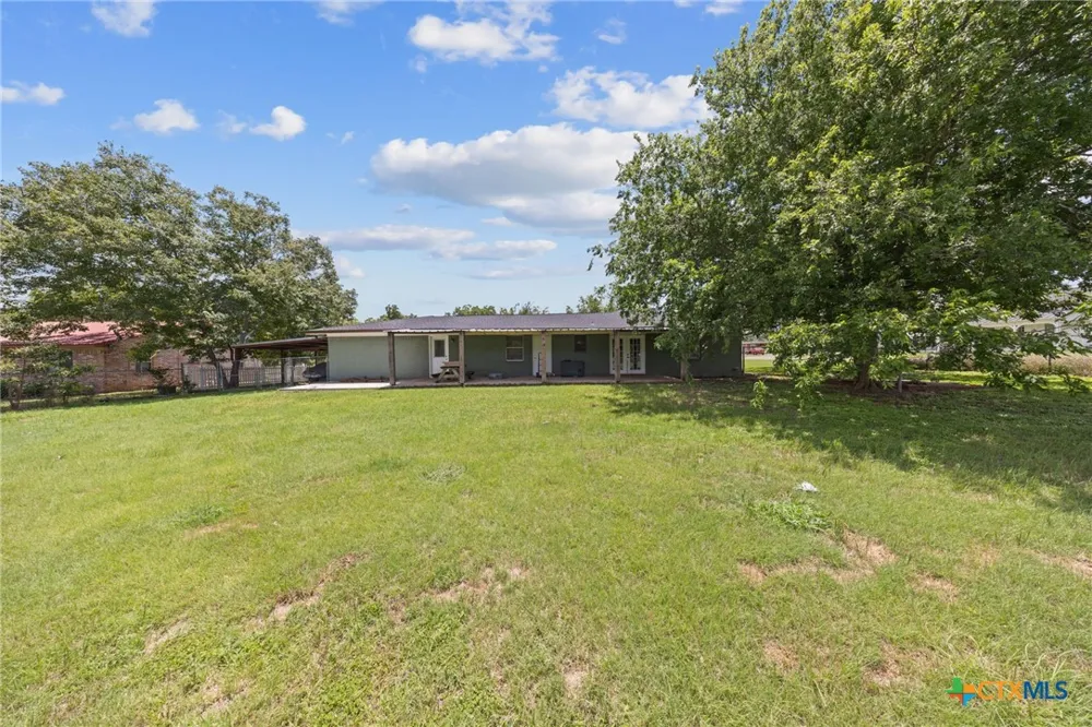 575 W 4th Street Crawford, TX 76638