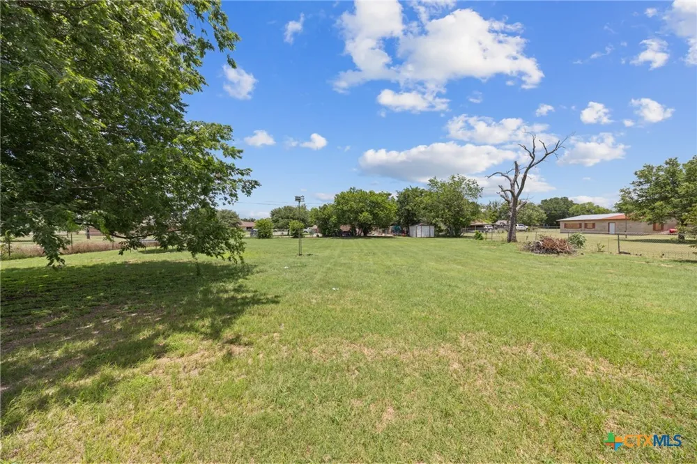 575 W 4th Street Crawford, TX 76638