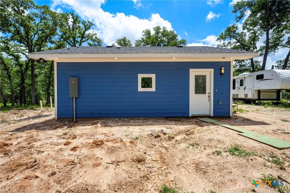 868 County Road 405 Buckholts, TX 76518
