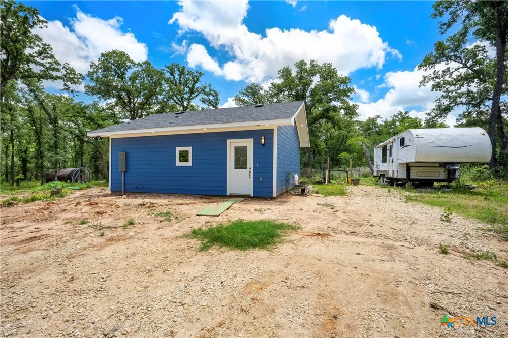 868 County Road 405 Buckholts, TX 76518