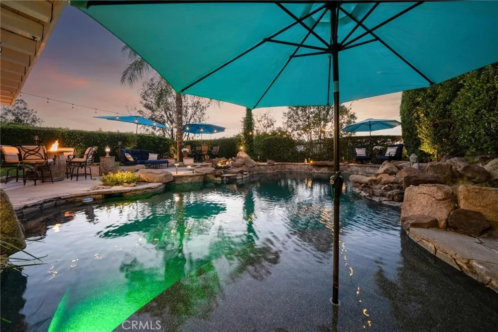 24238 Cary Court Newhall, CA 91321