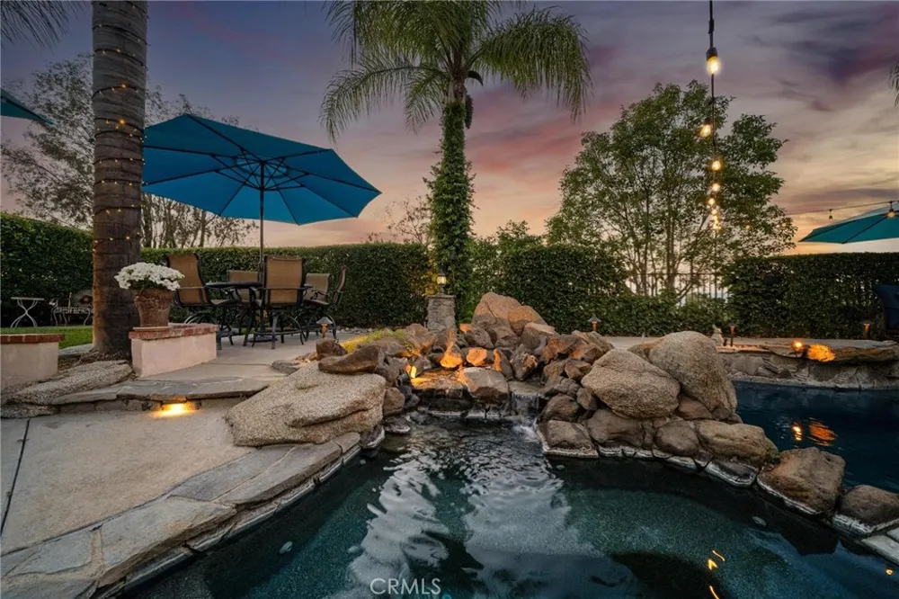 24238 Cary Court Newhall, CA 91321