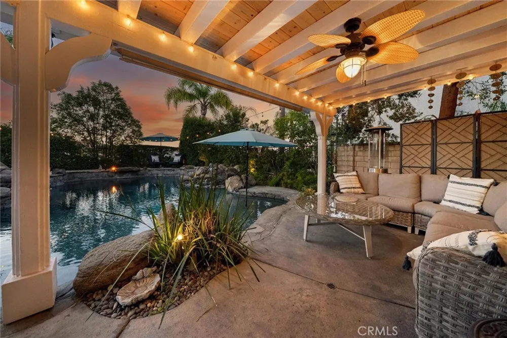 24238 Cary Court Newhall, CA 91321