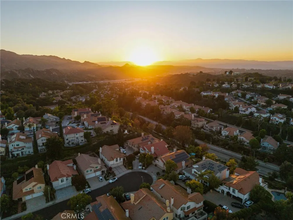 24238 Cary Court Newhall, CA 91321