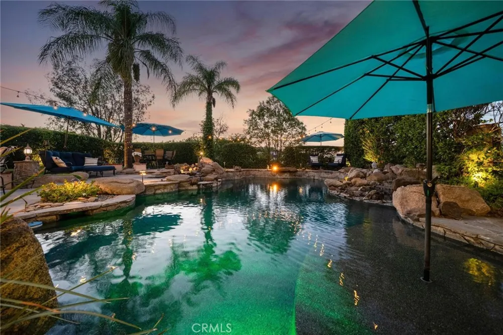 24238 Cary Court Newhall, CA 91321