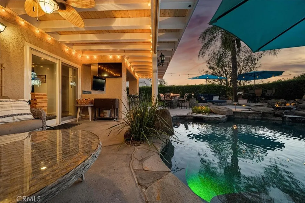 24238 Cary Court Newhall, CA 91321