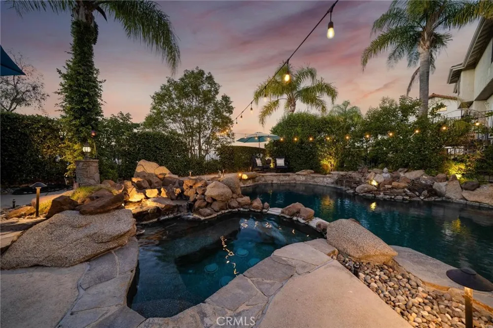 24238 Cary Court Newhall, CA 91321