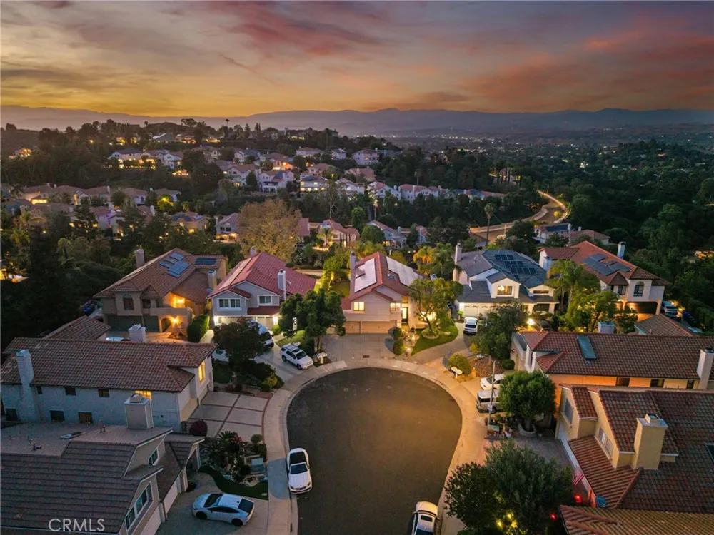24238 Cary Court Newhall, CA 91321