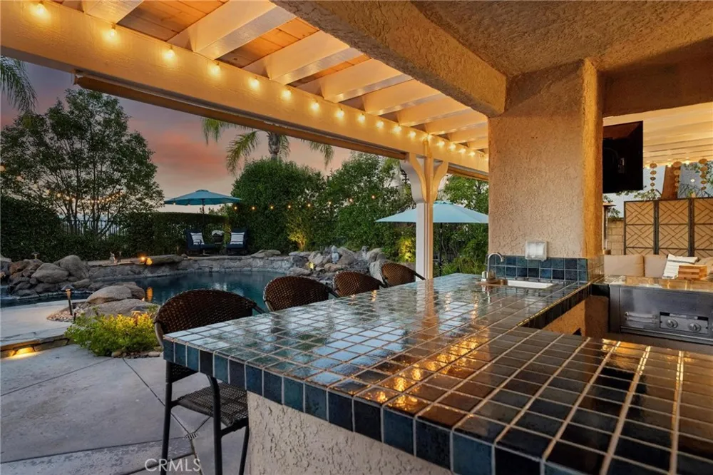 24238 Cary Court Newhall, CA 91321