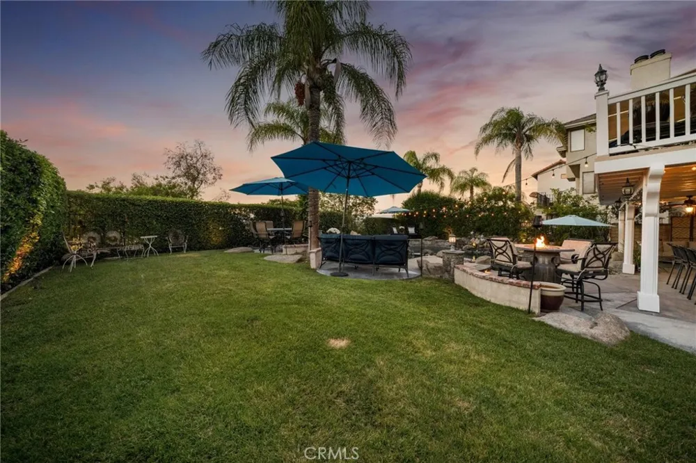 24238 Cary Court Newhall, CA 91321