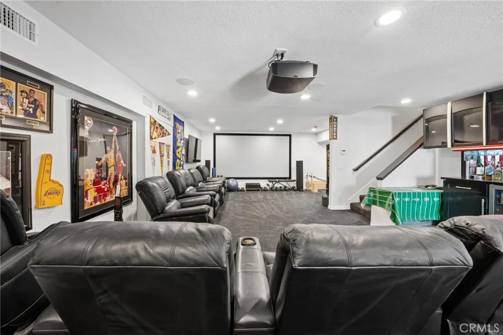 24238 Cary Court Newhall, CA 91321