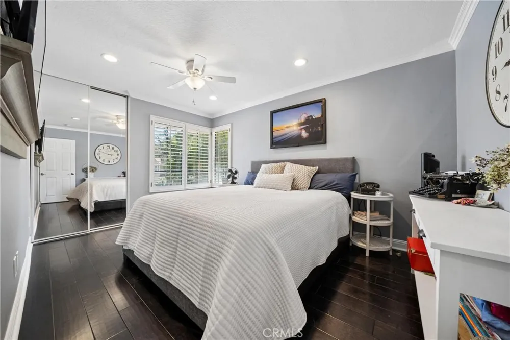 24238 Cary Court Newhall, CA 91321