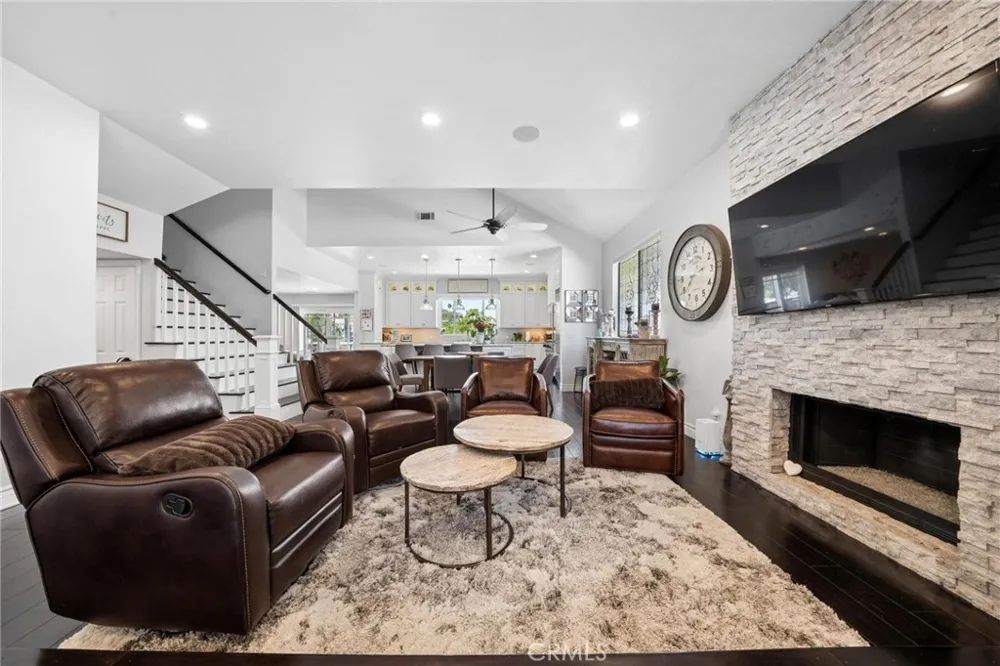 24238 Cary Court Newhall, CA 91321