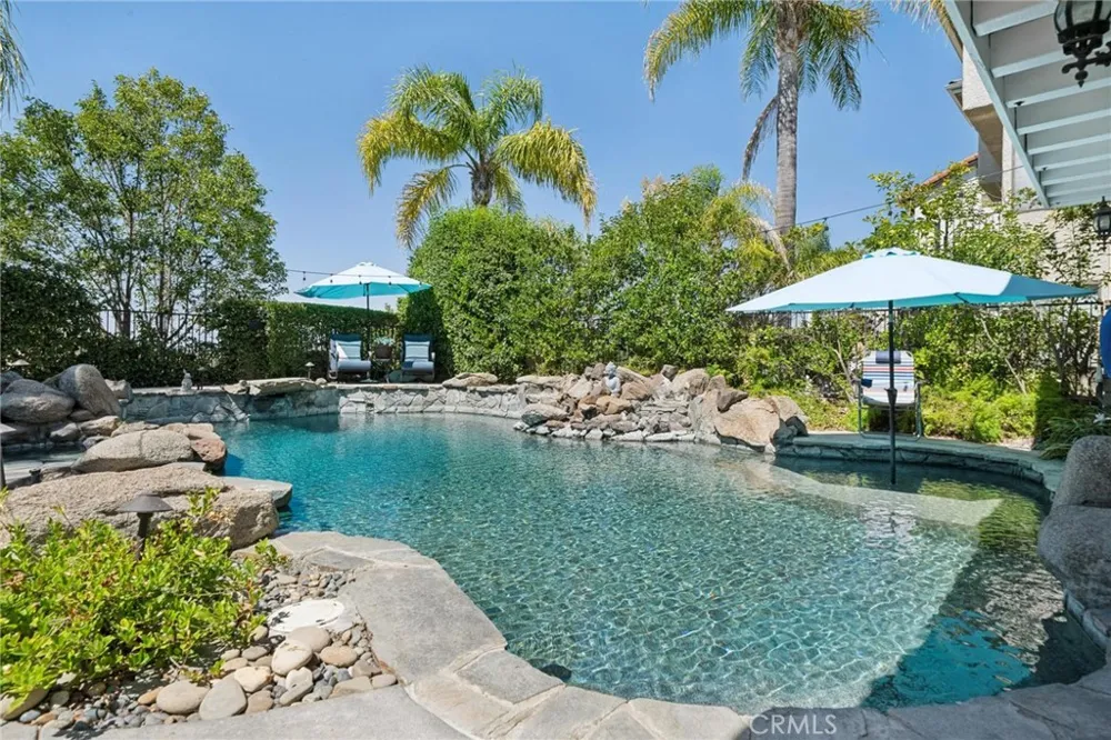 24238 Cary Court Newhall, CA 91321