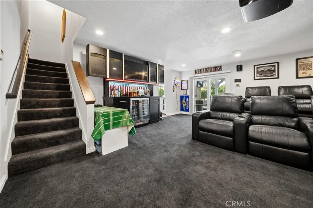 24238 Cary Court Newhall, CA 91321