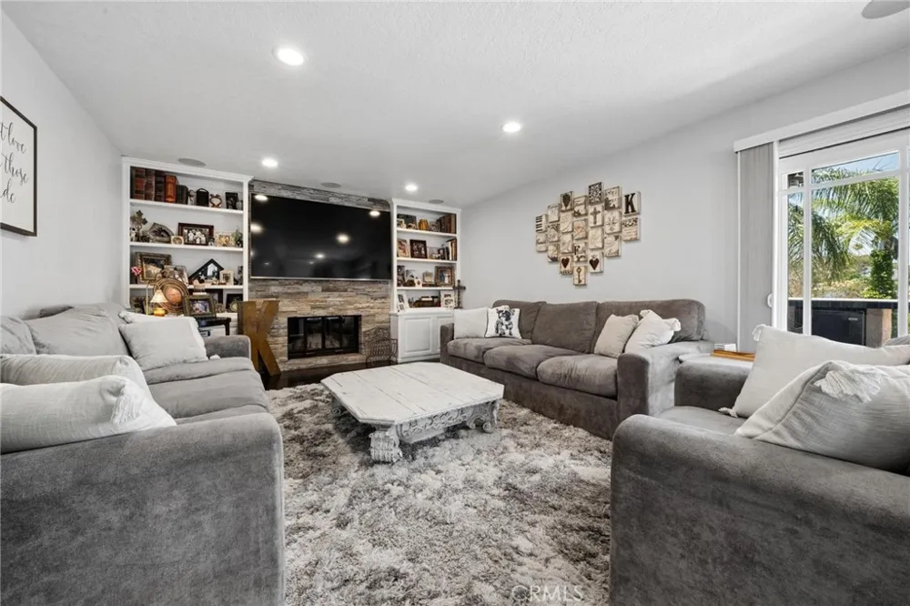 24238 Cary Court Newhall, CA 91321