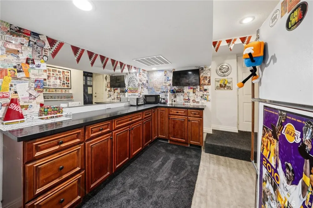 24238 Cary Court Newhall, CA 91321