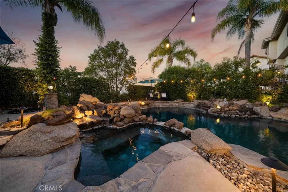 24238 Cary Court Newhall, CA 91321